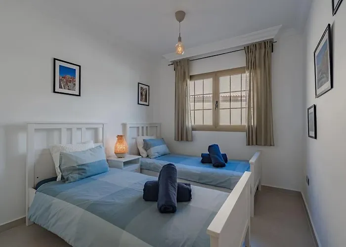 Seaside With Spacious Terrace, Pool, And Wi-fi *