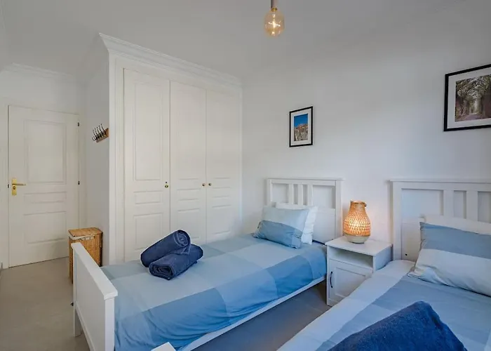 Seaside With Spacious Terrace, Pool, And Wi-fi Apartamento *