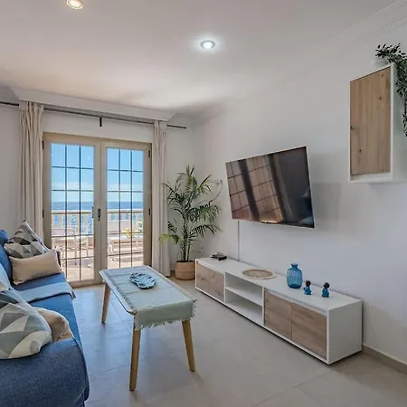 Seaside With Spacious Terrace, Pool, And Wi-fi Apartment Santa Cruz de Tenerife
