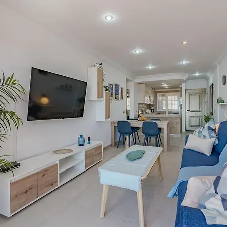 Apartment Seaside With Spacious Terrace, Pool, And Wi-fi Santa Cruz de Tenerife