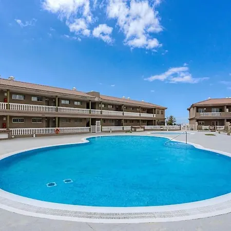 Seaside With Spacious Terrace, Pool, And Wi-fi 산타크루스데 테네리페