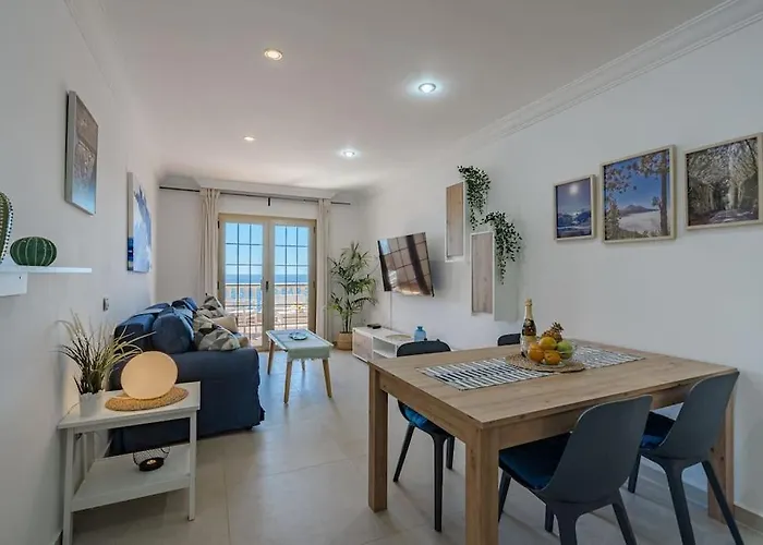 Seaside With Spacious Terrace, Pool, And Wi-fi * سانتا كروز دي تينيريف