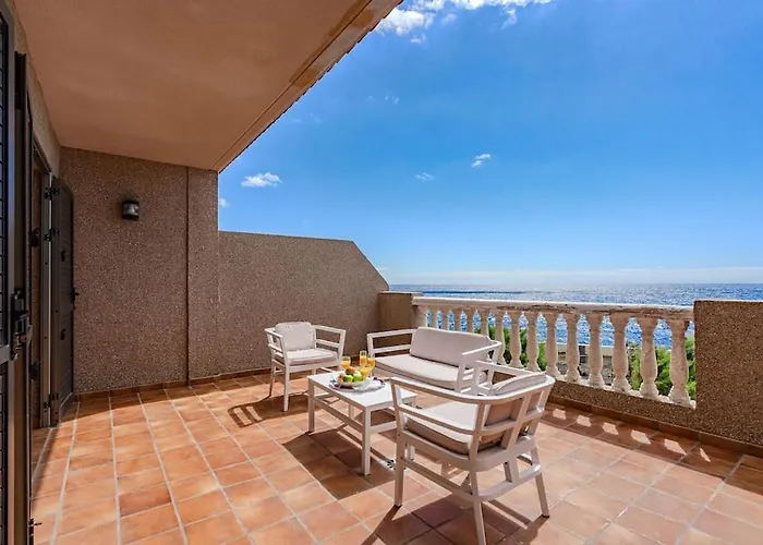 Seaside With Spacious Terrace, Pool, And Wi-fi דירה סנטה קרוז דה טנריף