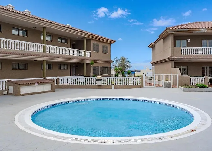 Seaside With Spacious Terrace, Pool, And Wi-fi سانتا كروز دي تينيريف